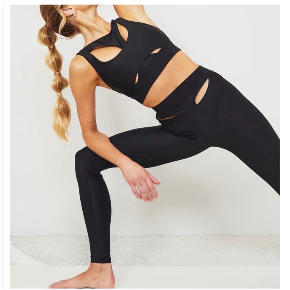 Alo Yoga Airlift High Waist Cutaway Legging Black Women's M Cutout Front - Picture 3 of 16